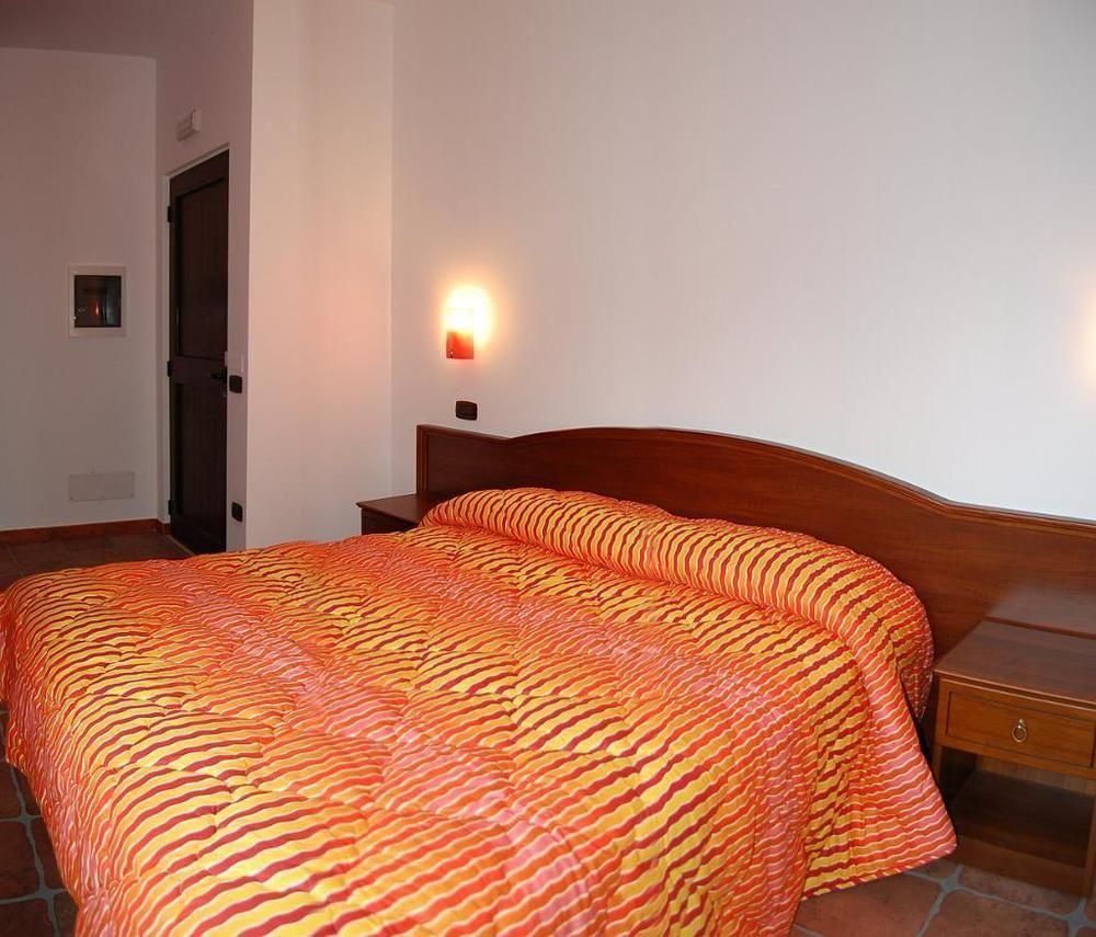 Agriturismo Parra Santa Lucia del Mela Dış mekan fotoğraf