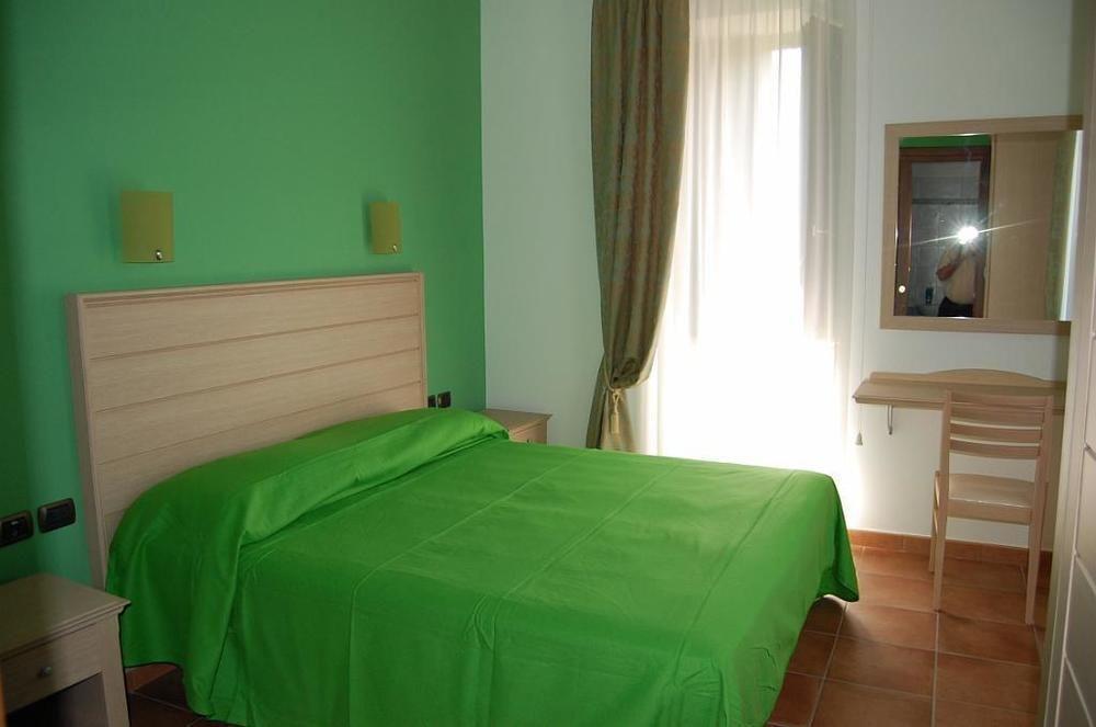 Agriturismo Parra Santa Lucia del Mela Dış mekan fotoğraf