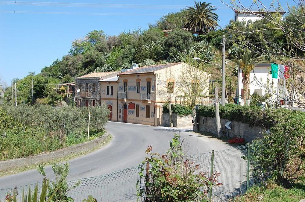 Agriturismo Parra Santa Lucia del Mela Dış mekan fotoğraf