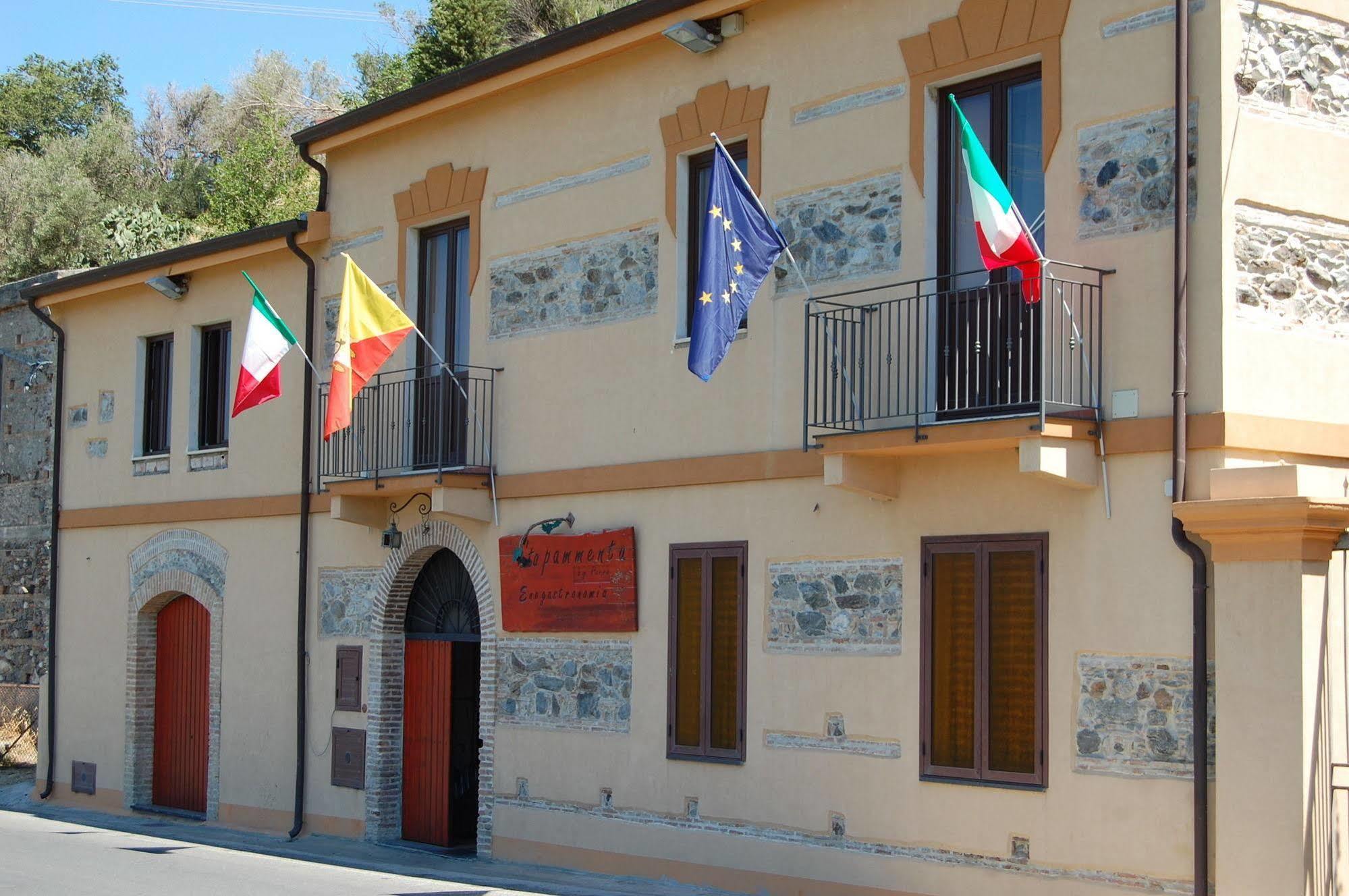 Agriturismo Parra Santa Lucia del Mela Dış mekan fotoğraf