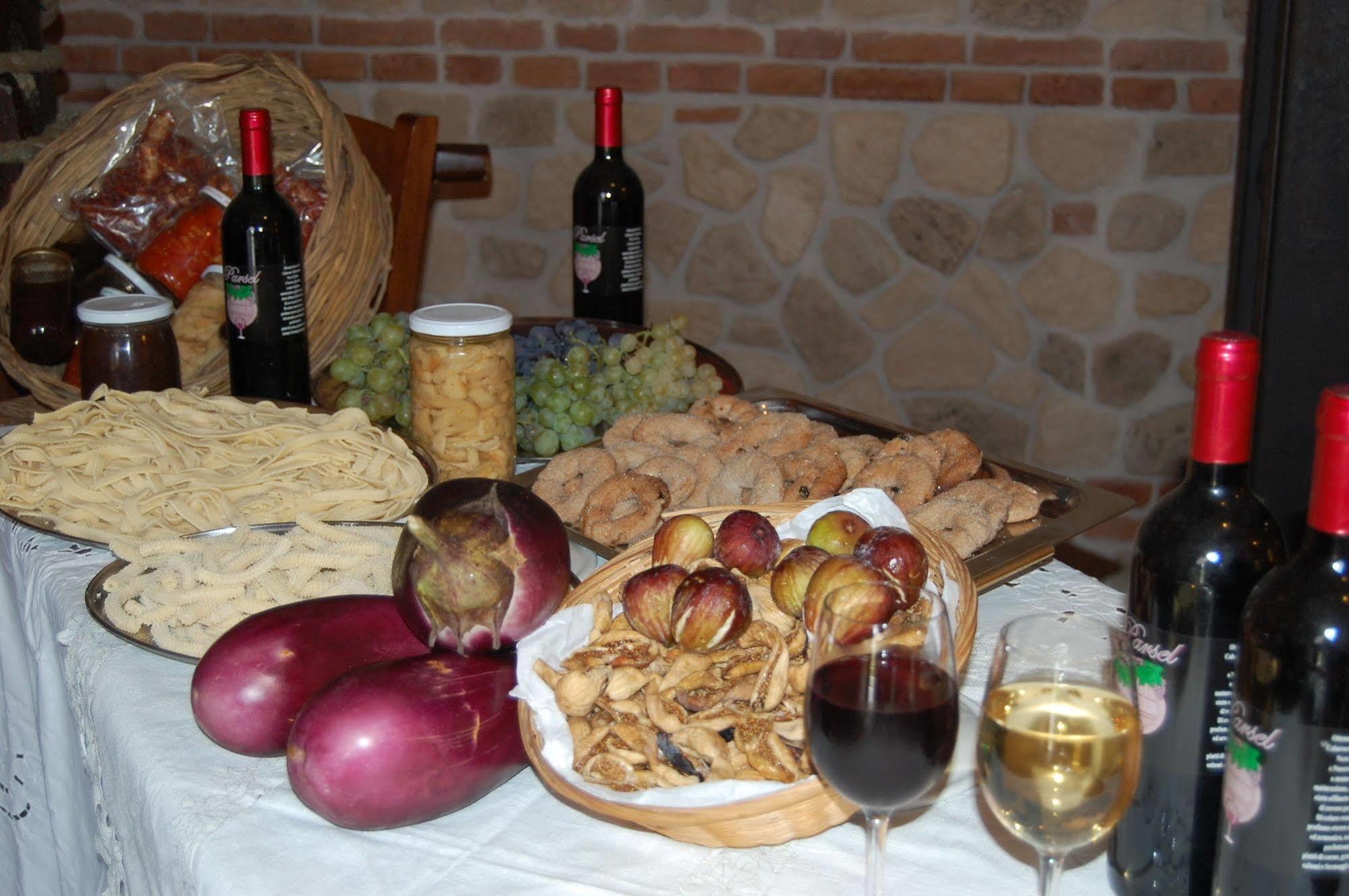 Agriturismo Parra Santa Lucia del Mela Dış mekan fotoğraf