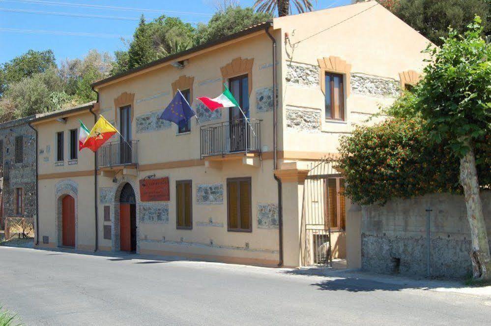 Agriturismo Parra Santa Lucia del Mela Dış mekan fotoğraf